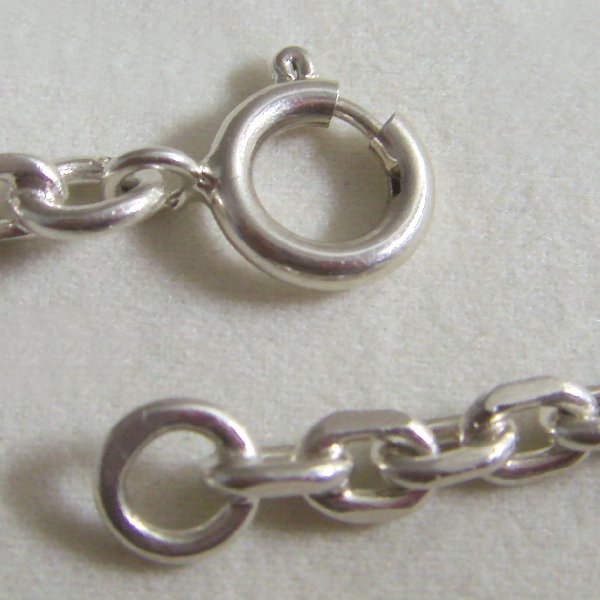 ch1342)Silver chain type Forcet.